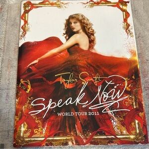 Taylor Swift 2011 Speak Now World Tour Book